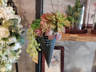 クリックで詳細表示